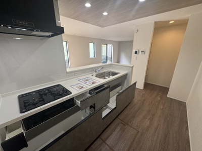 【キッチン】 | 南城市佐敷新開（限定1棟） | 1号棟　ビルトイン食洗機＋パントリー付き♪