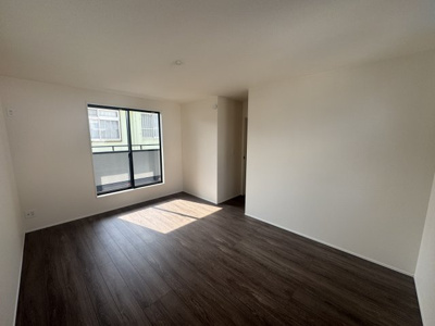 【洋室】 | 南城市佐敷新開（限定1棟） | 1号棟　洋室9.25帖＋WIC付き♪（可動棚収納付き）