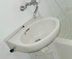 中野区上高田１丁目のアパートの洗面所