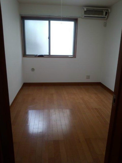 中野区上高田１丁目のアパートの居間・リビング