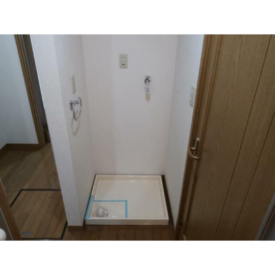 【設備】 | カーサルーチェ | 室内洗濯機置き場。