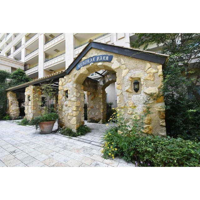 なんばセントラルプラザリバーガーデンC棟のエントランス