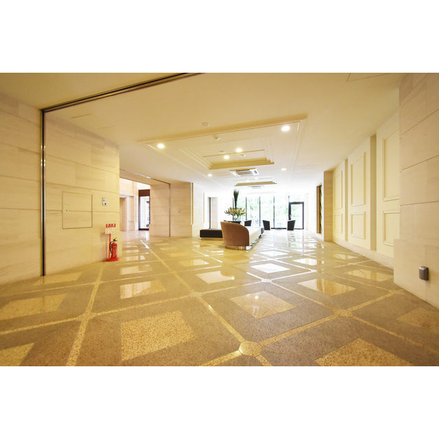 なんばセントラルプラザリバーガーデンC棟のロビー