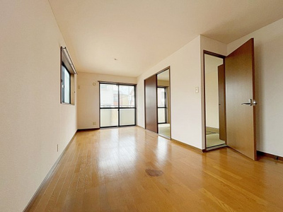 【居間・リビング】 | レインボー明円【名古屋市賃貸・鉄骨造】