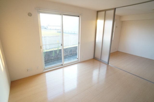 グランモア東九条ＩＩの居間・リビング