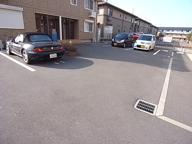 グランモア東九条ＩＩの駐車場