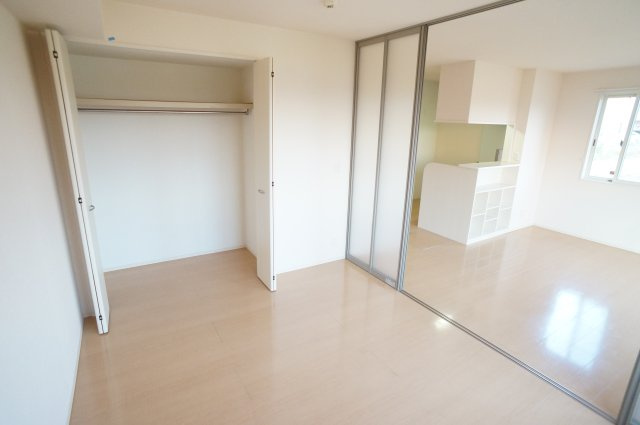 グランモア東九条ＩＩの居間・リビング