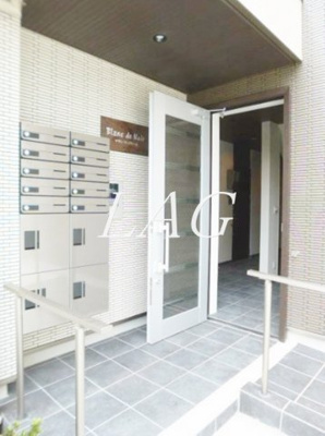 【エントランス】 | ブラン・ド・ノワール | エントランスです。