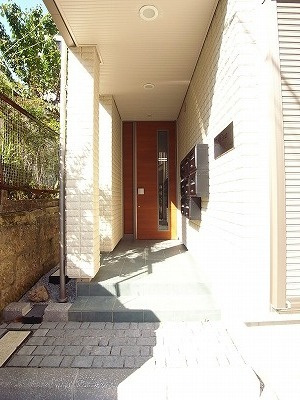 豊島区東池袋５丁目の賃貸マンションのエントランス