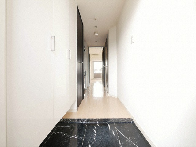 セイワパレス長堀南の玄関