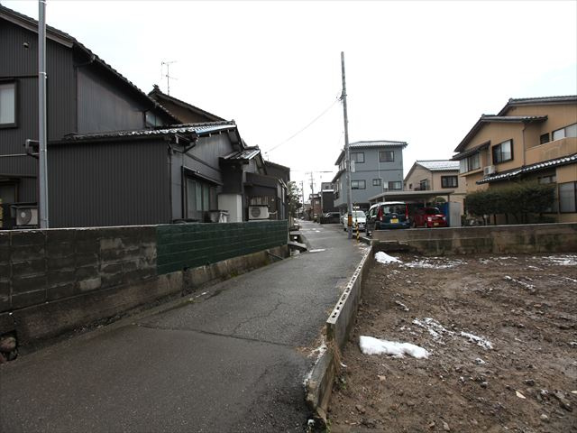 【前面道路含む現地写真】の画像