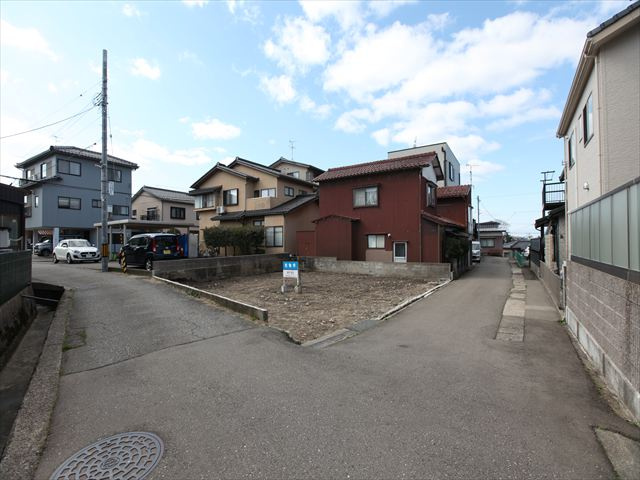【前面道路含む現地写真】の画像