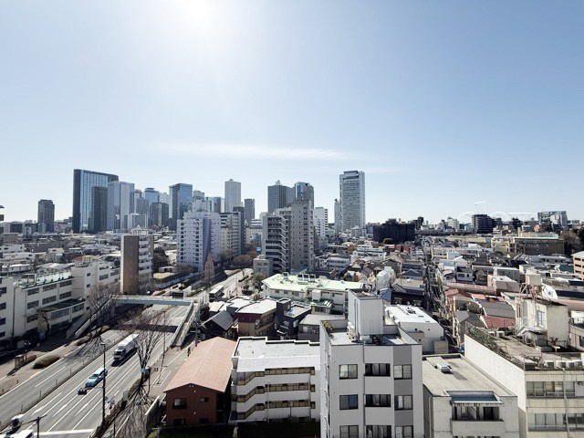 【展望】 | 宮園キャピタルマンション | 眼前に広がる空の雄大さと、このお部屋の自慢の一つである「眺望」をご覧ください。毎日、この景色を独り占めできる新生活に夢が広がります。～即日のご見学可能～　お問合せはお気軽にどうぞ。