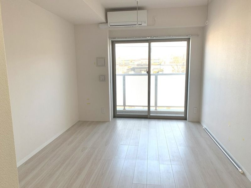 ウィルテラス用賀の洋室