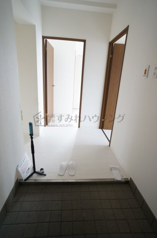 エスペランサ宝塚弐番館の玄関|参考、同建物・同間取りの号室