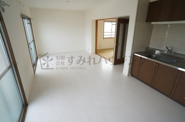 エスペランサ宝塚弐番館の居間・リビング|参考、同建物・同間取りの号室