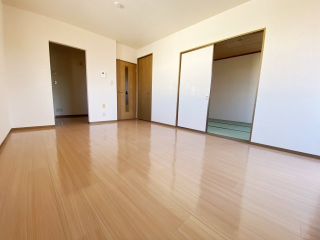 戸田市笹目６丁目のアパートの居間・リビング