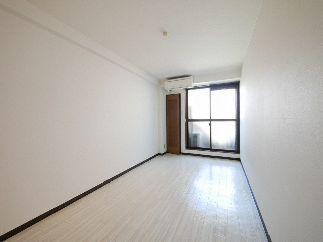 ドエル天満橋の居間・リビング