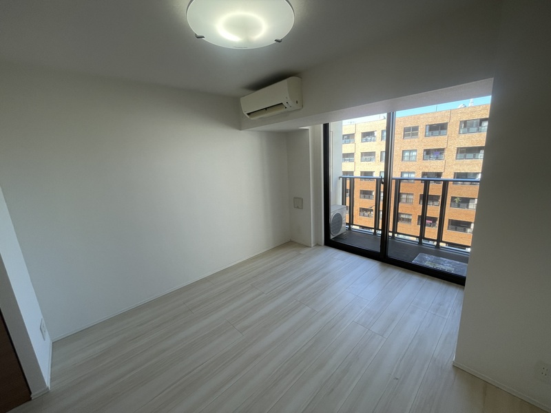 PREMIUM CUBE G 四谷左門町の居間・リビング