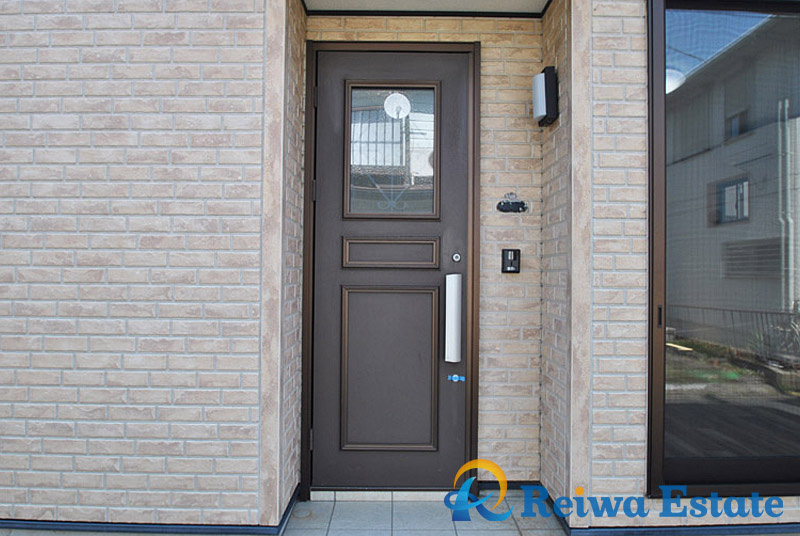 中古戸建　茅ヶ崎市高田4丁目の玄関