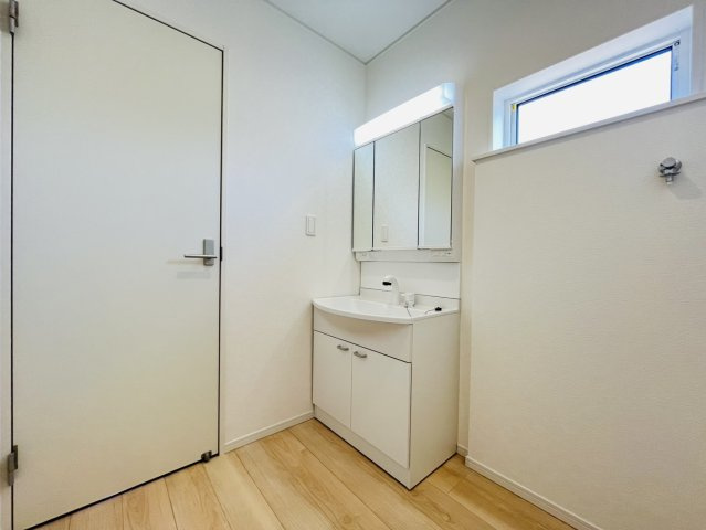 東海市富木島町西長口78『仲介手数料無料』新築戸建ての独立洗面台