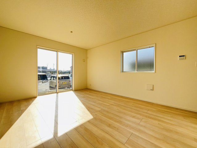 東海市富木島町西長口78『仲介手数料無料』新築戸建ての前面道路含む現地写真