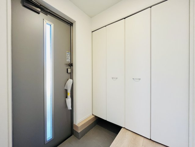 東海市富木島町西長口78『仲介手数料無料』新築戸建ての玄関