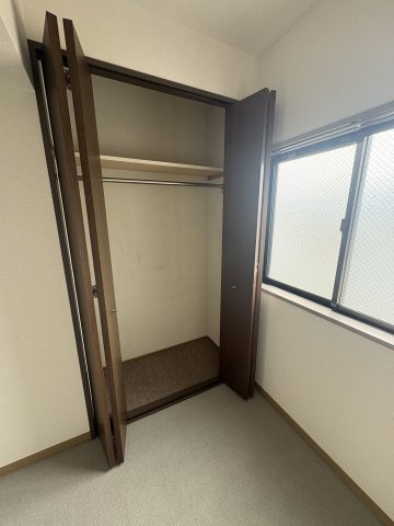 レヂオンス大里4階角３LDKの収納