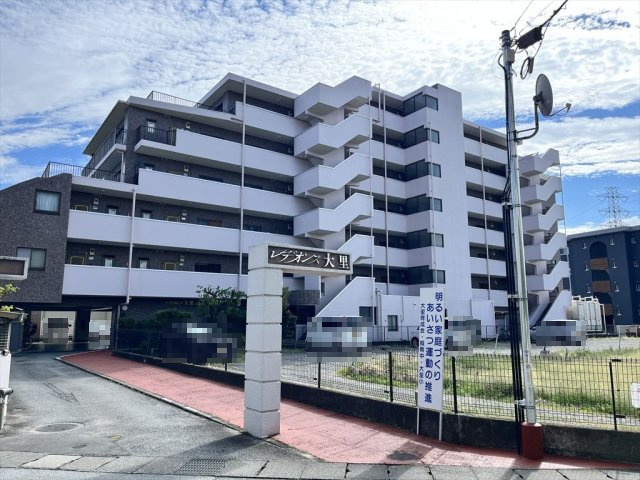 レヂオンス大里4階角３LDKの外観