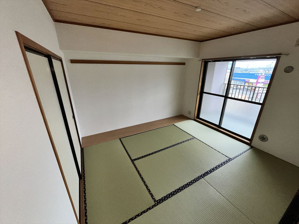 レヂオンス大里4階角３LDKの和室