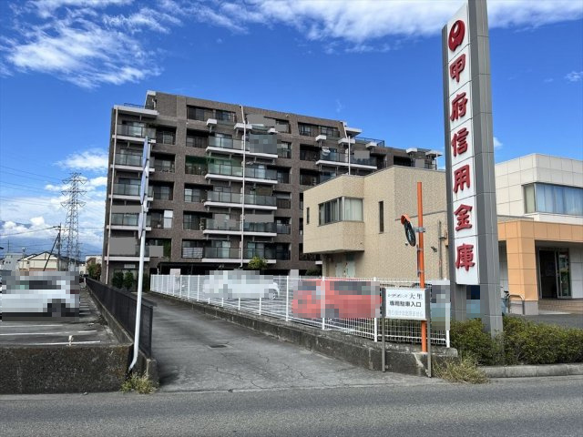 レヂオンス大里4階角３LDKの外観