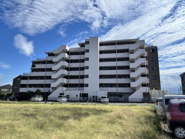 レヂオンス大里4階角３LDKの外観