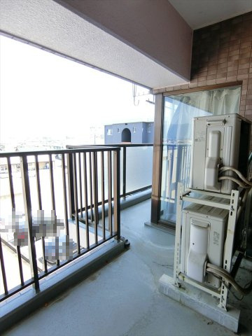 レヂオンス大里4階角３LDKのバルコニー