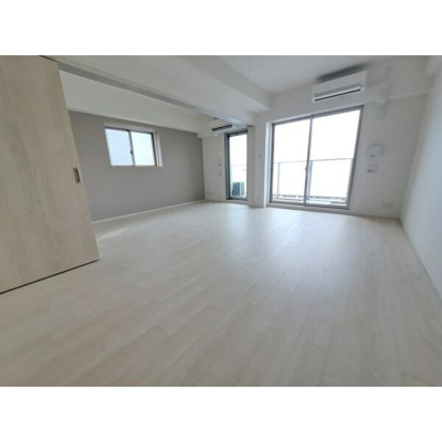 【居間・リビング】 | スプランディッド難波WEST II 仲介手数料無料