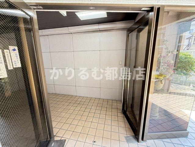 プレジデント横田のエントランス