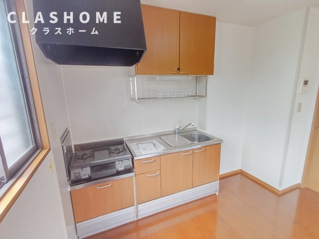 ネオフォレストFのキッチン|同物件の別部屋になります。