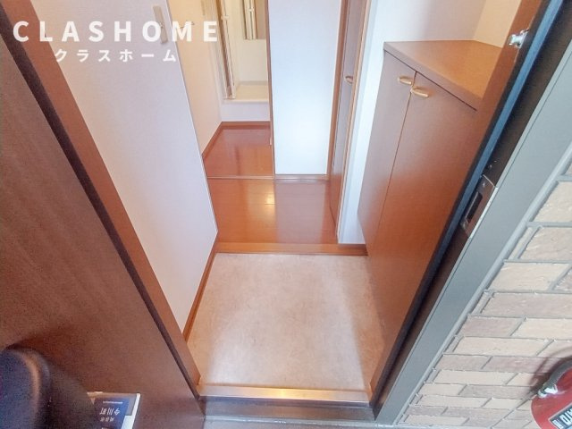 ネオフォレストFの玄関|同物件の別部屋になります。