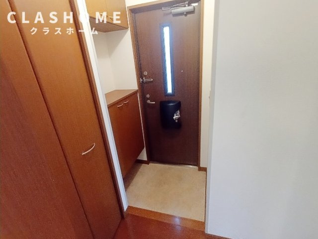ネオフォレストFの玄関|同物件の別部屋になります。
