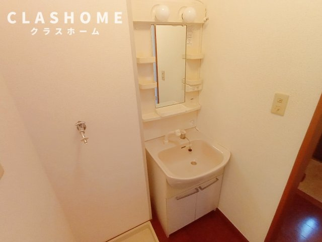 ネオフォレストFの洗面所|同物件の別部屋になります。