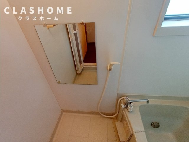 ネオフォレストFの浴室|同物件の別部屋になります。