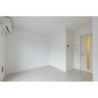 【居間・リビング】 | エルタスコート桜台 | 6.1帖のきれいな洋室。