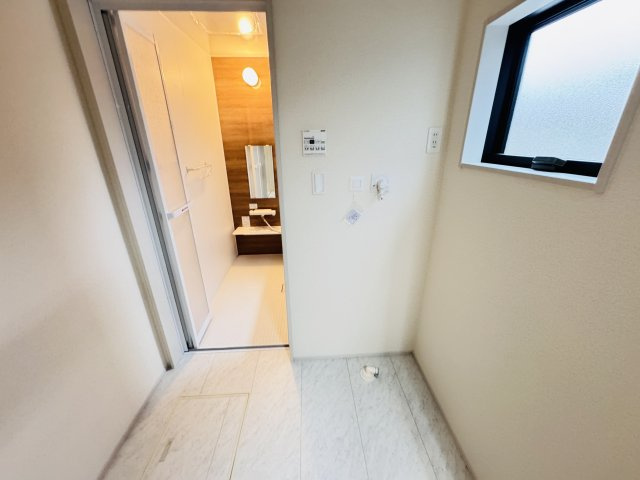 松戸市千駄堀新築戸建【寒風台小学校：10分】のランドリースペース|洗濯機置き場