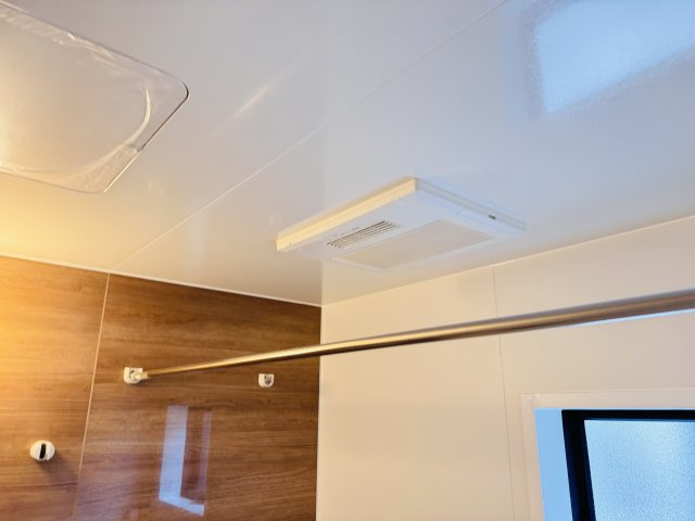 松戸市千駄堀新築戸建【寒風台小学校：10分】の冷暖房・空調設備|雨の日も安心の浴室乾燥機つき