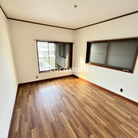伊加賀栄町貸家の展望