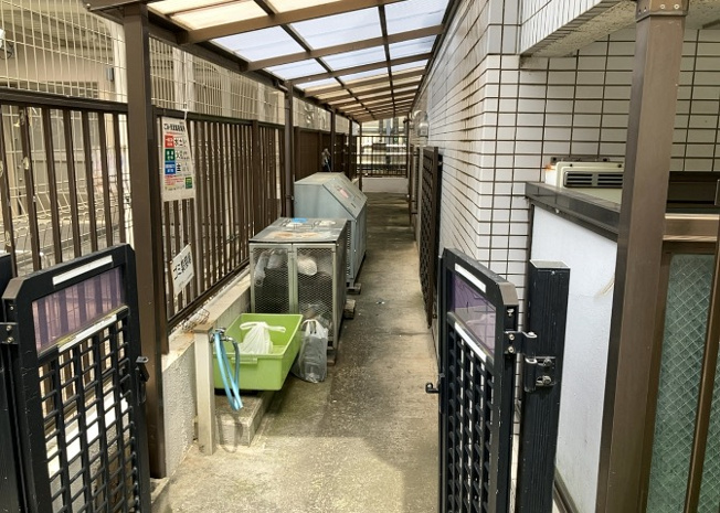 【設備】 | ワコーレ町田 | 共有部分は、住民なら誰もが使える設備のこと。例えば駐車場やエレベーター、インターネット設備、セキュリティ設備などがあります。他にも、マンションの廊下・外部階段やエントランス・ゴミ置き場などがあります。