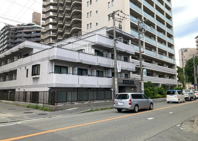 【外観】 | ワコーレ町田 | 隣家の土地はどうなっているのか、生活利便施設が近くにあるのか、学校まで近いかなど、お客様のライフスタイルにあわせたイメージが重要です。また、近くにあると困る施設が近くにないかも確認するといいでしょう。