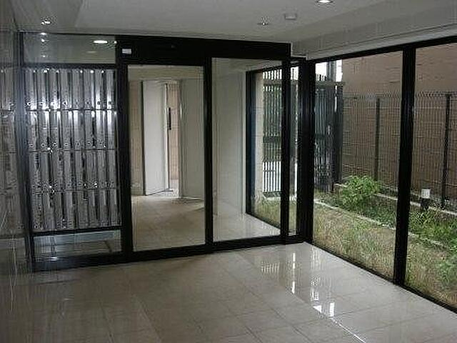 豊島区池袋本町２丁目の賃貸マンションのロビー