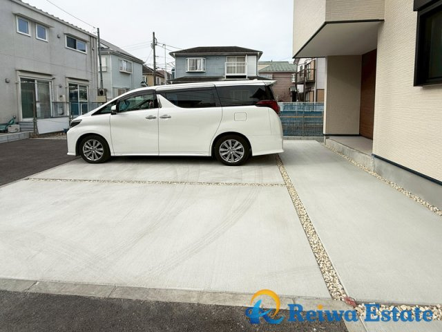 新築戸建　茅ヶ崎市美住町の駐車場