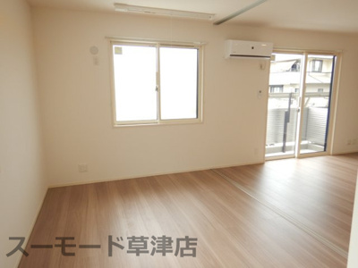 【洋室】 | EuphoriaⅡ | 使い勝手のいい洋室です