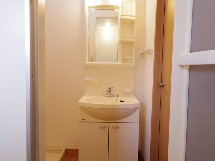 ファンタジーハウスの独立洗面台|洗面台